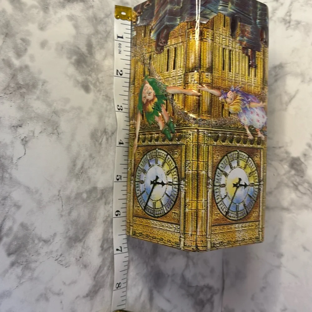 Peter Pan embossed Tin bank - Picture 6 of 8